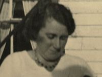 Alice Boland knitting