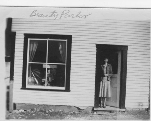 The Minnie P. Beauty Salon