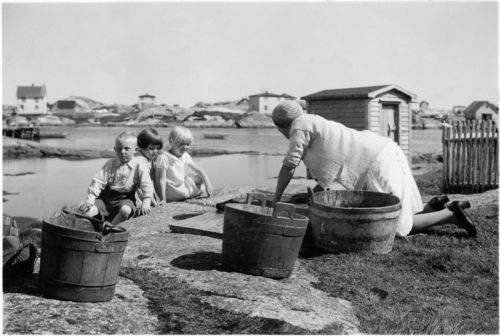 margaret janes scrubbing a mat