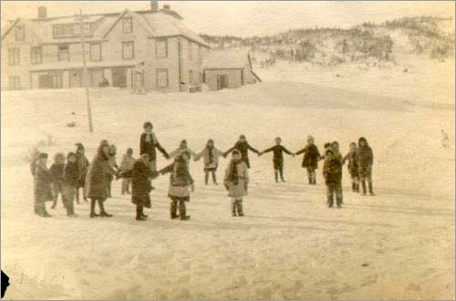 A Woman and Children, St. Anthony, 192-