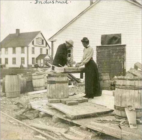 Jessie Luther Supervises the Construction of a Kiln, 1908