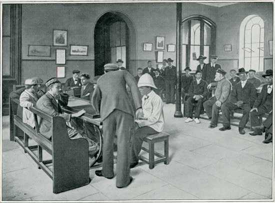 Main Hall, Stranger's Home, London, 1902
